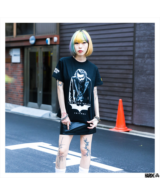 (ハードコアチョコレート) HARDCORE CHOCOLATE ダークナイト トリロジー ジョーカー  (サプライズ・ブラック)(SS:TEE)(T-1955KK-BK) Tシャツ 半袖 カットソー ワーナー・ブラザース 国内正規品